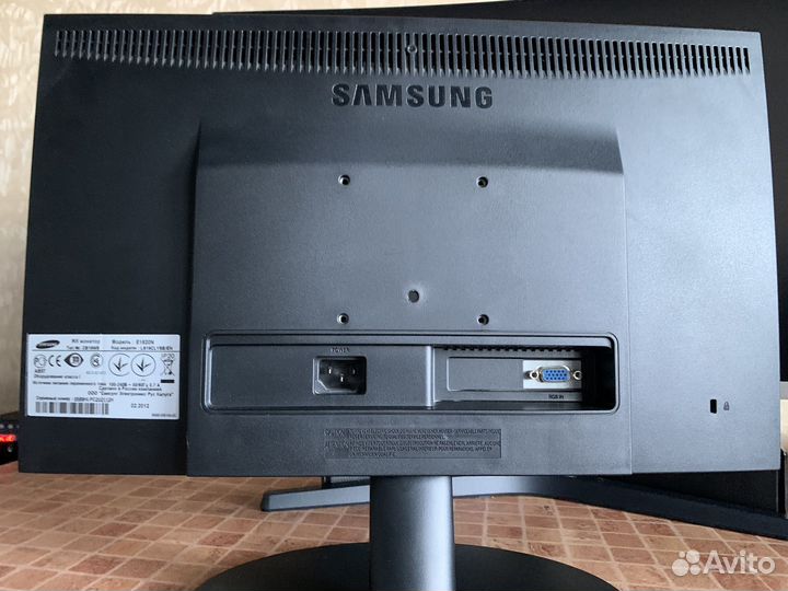 Монитор Samsung