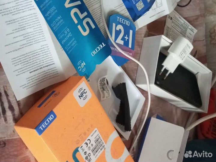 Смартфон tekno spark 8p