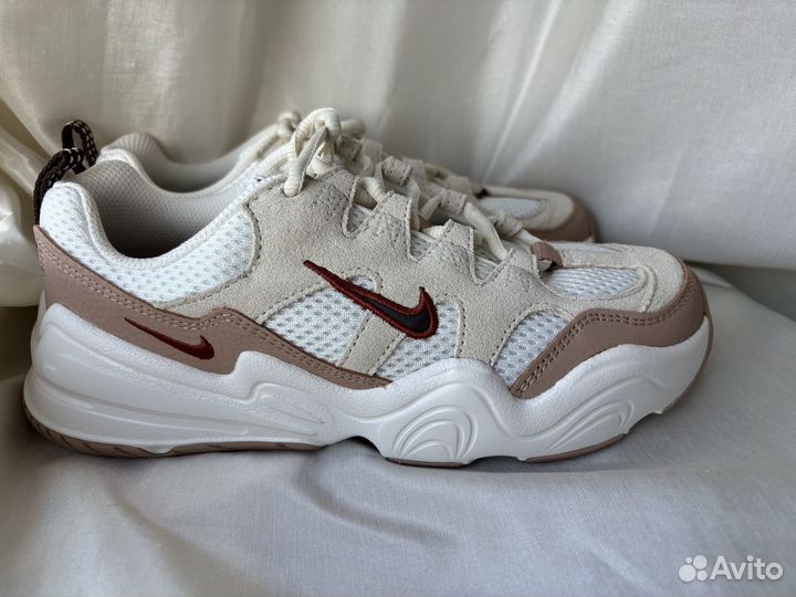 Кроссовки wmns nike tech hera новые, 35,5