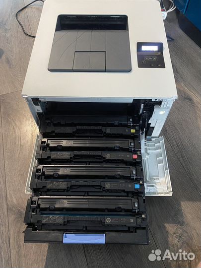 Принтер HP lazerjet Pro M452nw