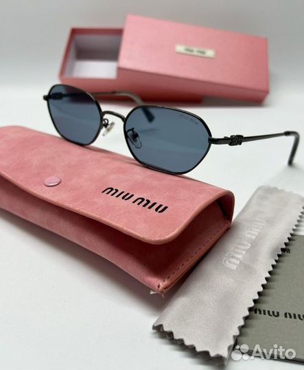 Солнцезащитные очки miu miu