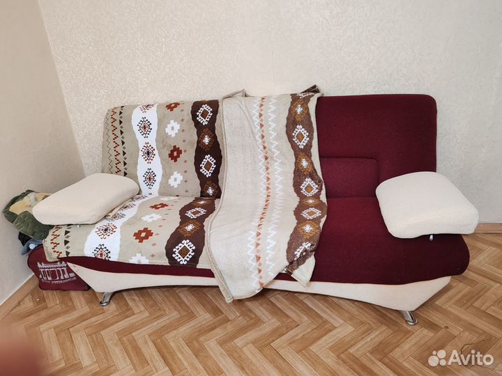 Диван и два кресла
