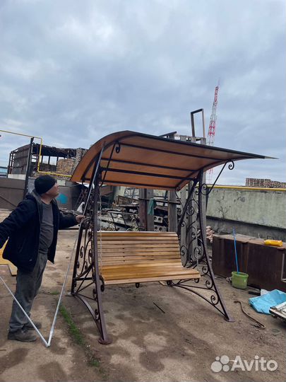 Садовые качели новые