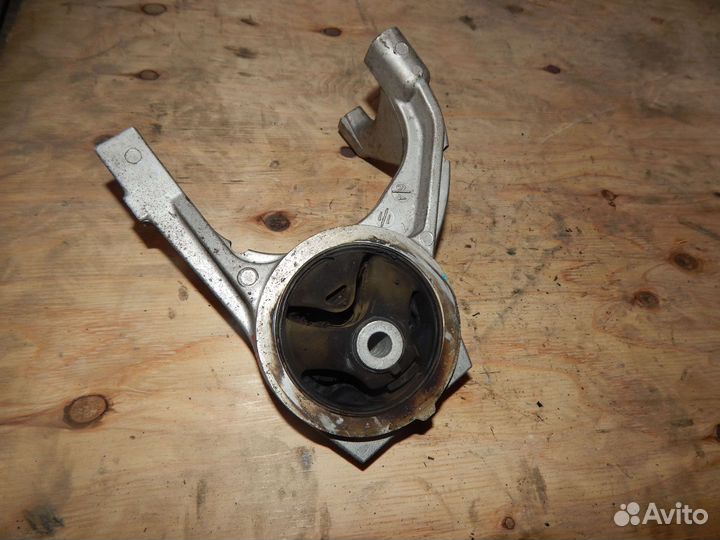 Подушка двигателя