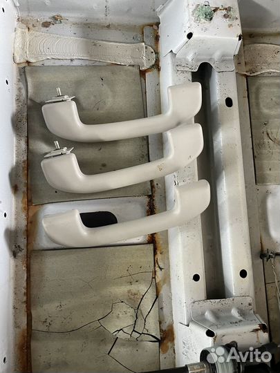 Комплект ручек потолка LADA Веста газ лифты