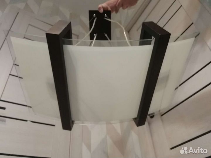 Люстра подвесная. Дерево, стекло