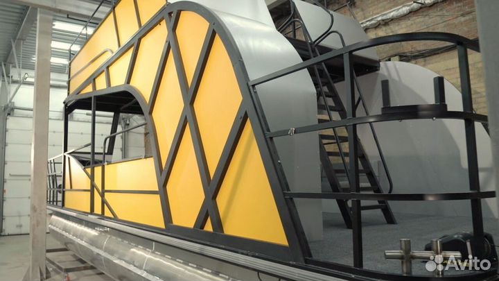 Двухпалубный BRO Trimaran 110