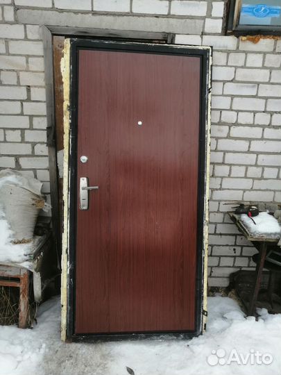 Металлическая дверь бу