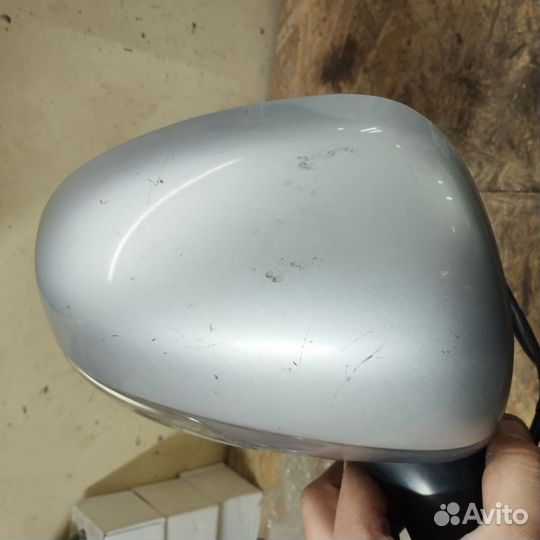 Зеркало правое Toyota Prius ZVW30