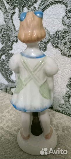 Статуэтка фарфор