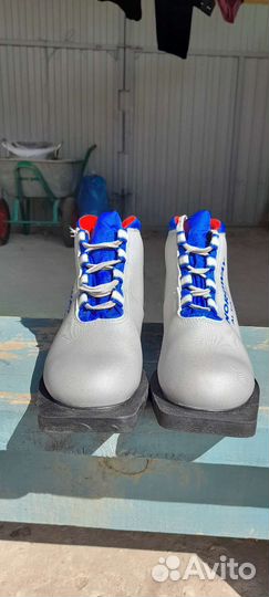 Лыжные ботинки