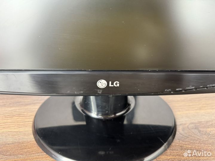 Монитор LG flatron w1943s 18.5