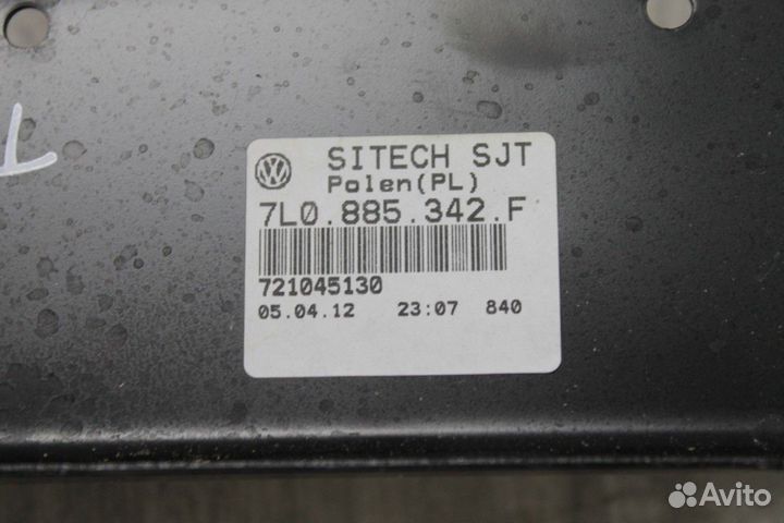 Кронштейн крепления сидений правыйtouareg Таурег