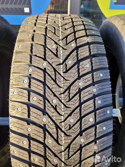 Armstrong Ski-Trac S 205/55 R16 94T