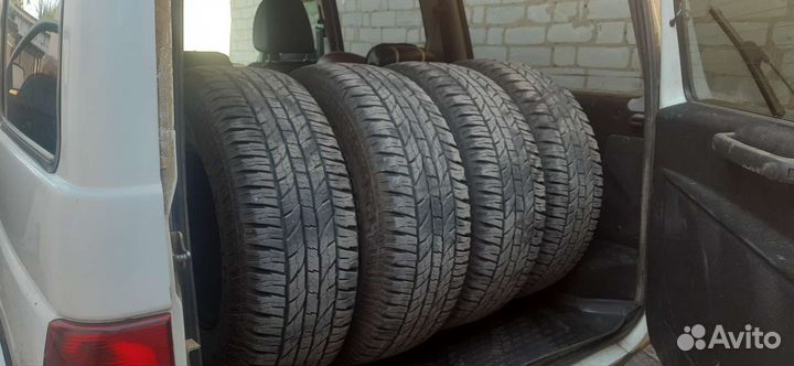 R16 Yokohama Geolandar A/T G015 275/70, PCD 5x139.7 DIA 108
