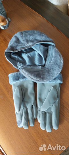 Перчатки и кепка