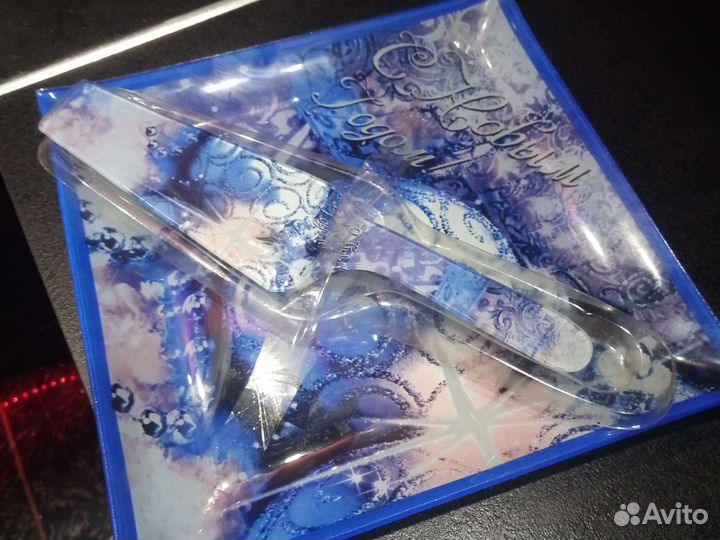 Сервировочная тарелка с лопаткой