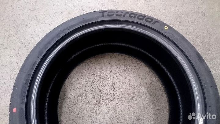 Tourador Winter Pro TSU1 295/40 R21 111V