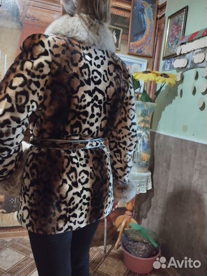 Искусственная шубка короткая