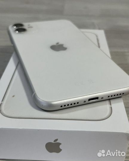 iPhone 11, 64 ГБ