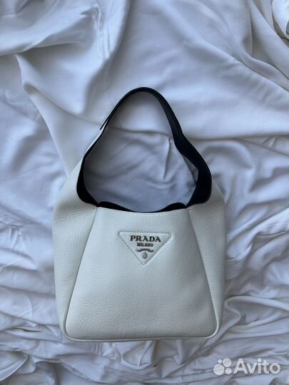 Сумка Prada hobo leather bag