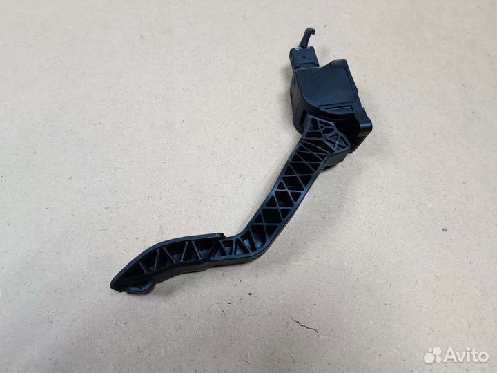 Электронная педаль газа Citroen C4 Peugeot 307