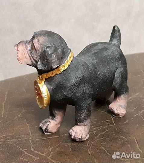 Фигурка собака новая