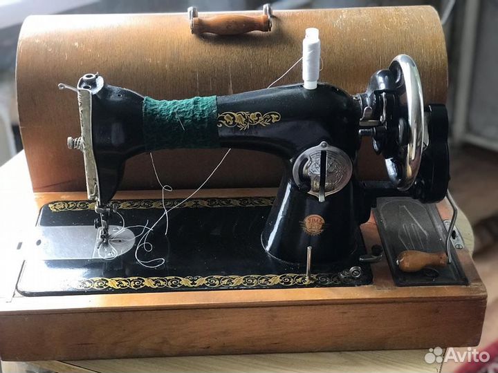 Машинка швейная, ручная