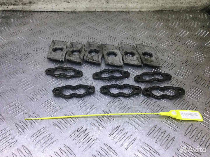 Скоба (кронштейн) крепления форсунки Ауди А6 Bpp