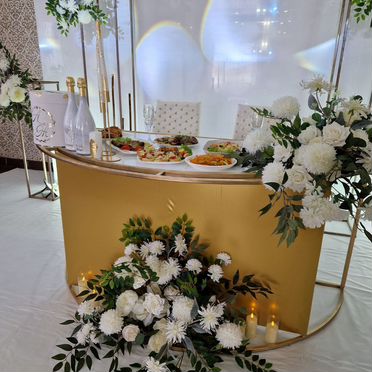 Свадебный стол (для молодоженов)