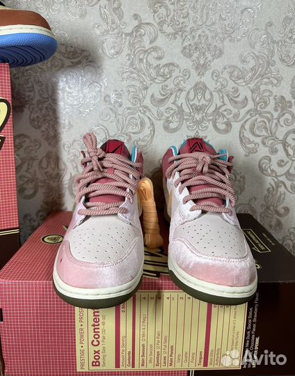 Nike Dunk Stawberry Milk x Social Status