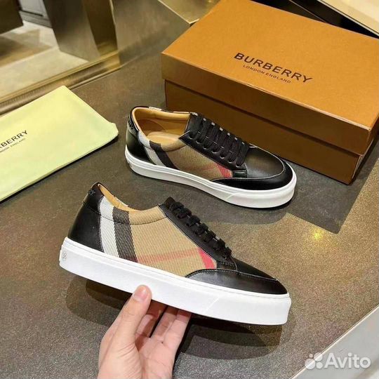 Стильные кеды Burberry