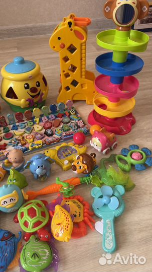 Развивающие игрушки пакетом с жирафом fisher price