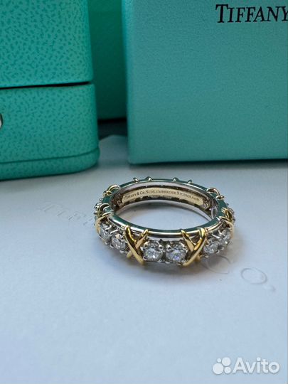 Золотое кольцо Tiffany 585/750 с бриллиантами