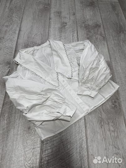 Блузка с объемными рукавами