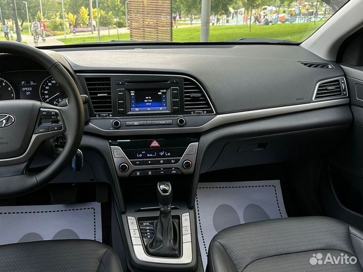 Hyundai Elantra 2.0 AT, 2016, 163 000 км