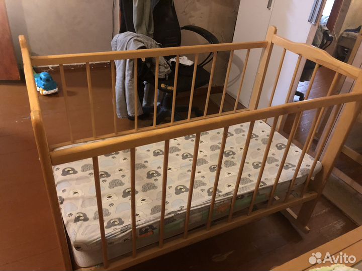 Детская кроватка