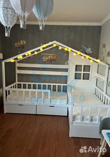 Двухъярусная кровать