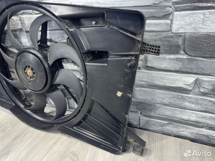 Вентилятор радиатора Ford Focus 3 pnda 2012