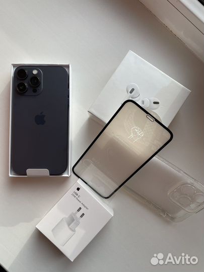 iPhone xr в 14 про полный комплект на фото