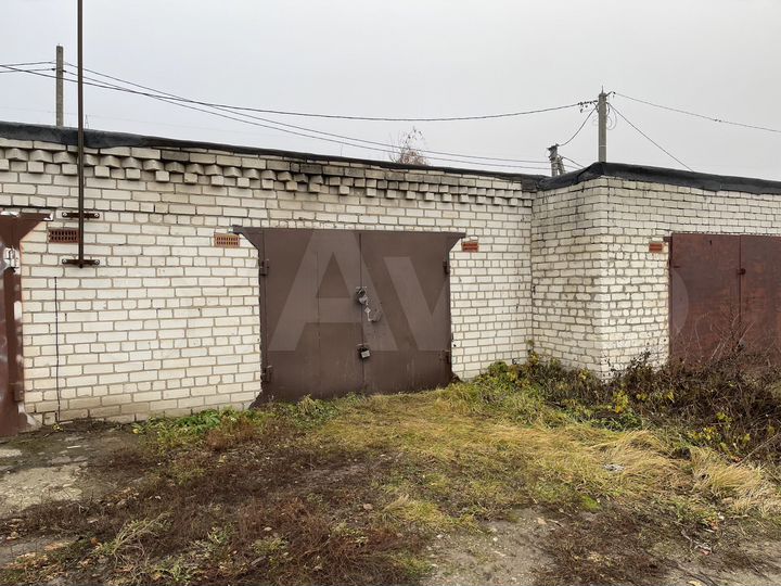 Гараж, > 30 м²