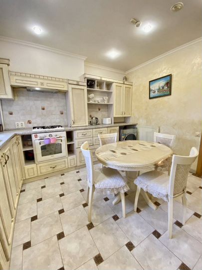 3-к. квартира, 98,5 м², 1/3 эт.