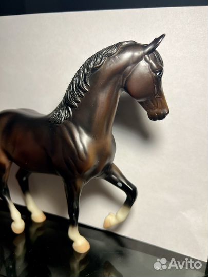 Фигурки лошадей breyer