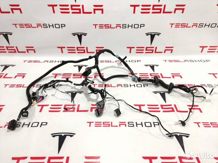 Электропроводка двери Tesla Model S 2015