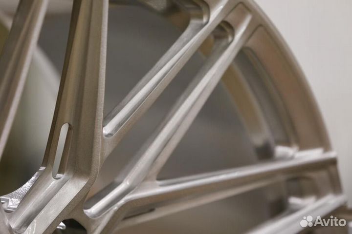 Кованые диски GT Forged R21 5x112 на BMW X5 X6 G06