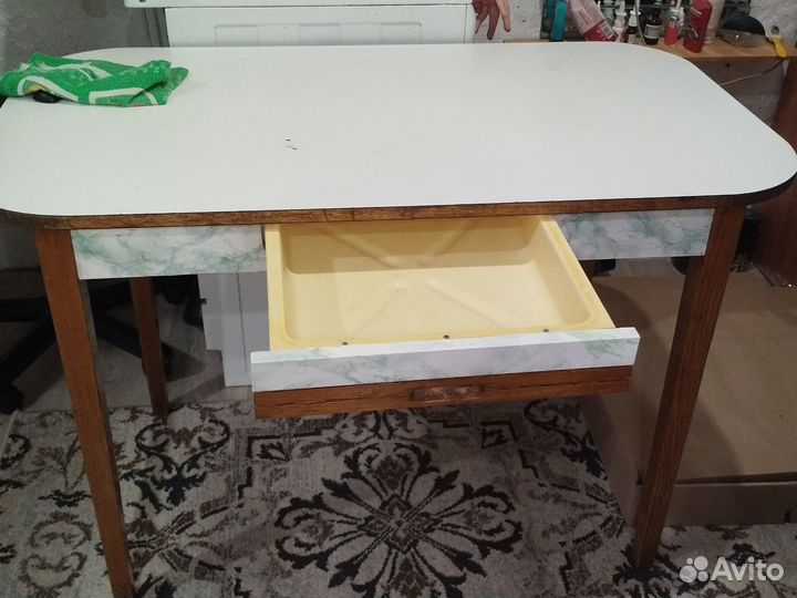 Кухонный стол 11060