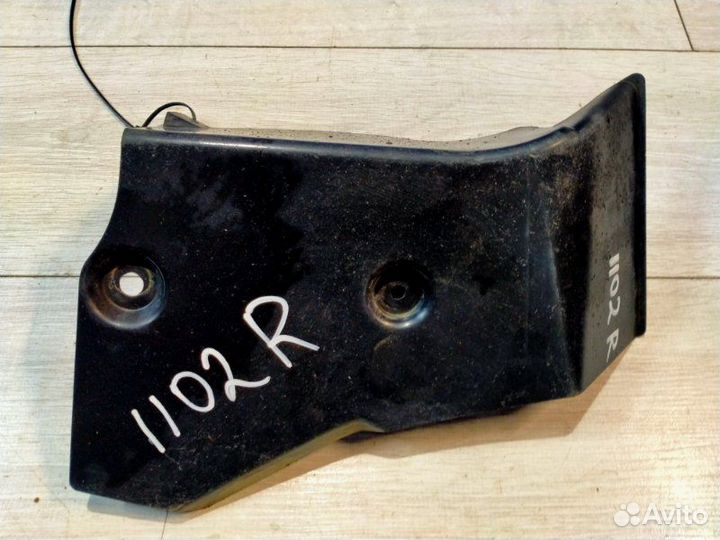 Защита кузова правая Toyota Mark I I JZX110 1jzfse