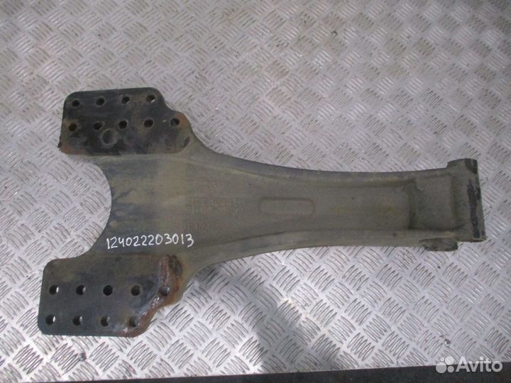 Кронштейн реактивной тяги Iveco 41225944