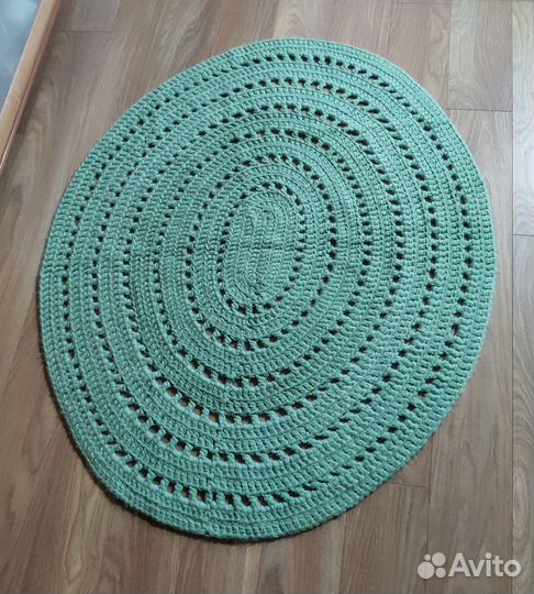 Ковер вязаный ручной работы