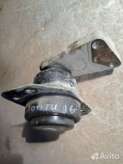 Подушка двигателя правая Chevrolet Lacetti